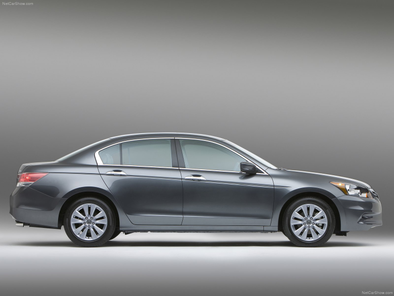Illustration for article titled Pics Aplenty: Honda releases boatlode of Accord SE Sedan images